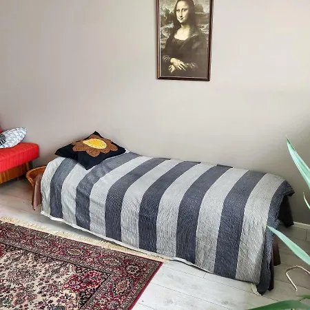 Rowhouse Apartment *